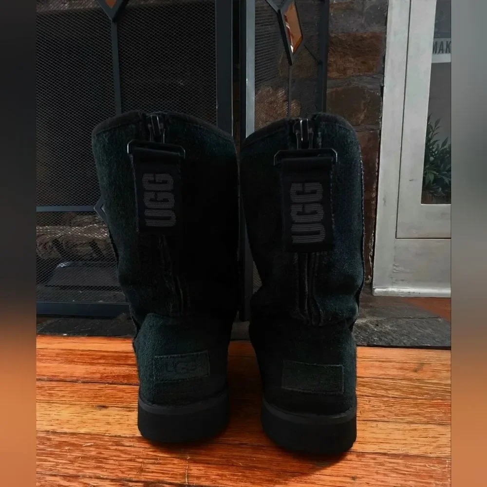 UGG Classic Short Logo Back Zip Black Shearling Suede Boots 10